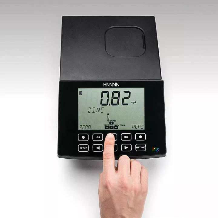IRIS HI801 spektrofotometer